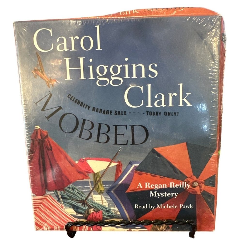 Mobbed A Regan Reilly Mystery Audio CD Unabridged 2013 Crime Action Adventure